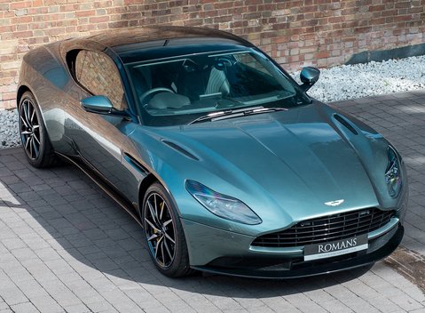 Aston Martin DB11 V8 8