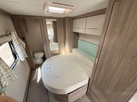Elddis Xplore 554 18