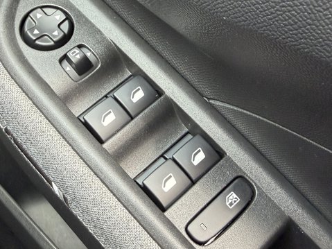 Vauxhall Frontera 83kW GS 44kWh 5dr Auto 33