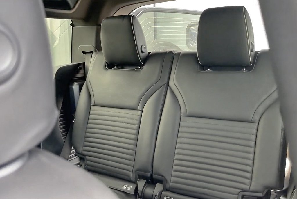 Defender 90 Commercial