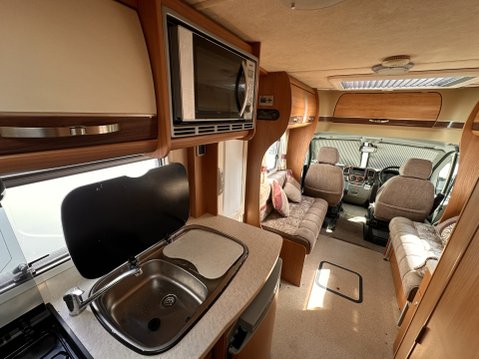 Peugeot Boxer AUTOCRUISE OAKMONT 4 BERTH 3.0 LOW PROFILE ISLAND BED 15