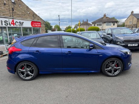 Ford Focus ST-LINE X 8