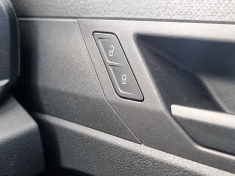 Volkswagen Caddy Maxi C20 TDI COMMERCE 32