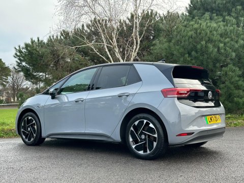 Volkswagen ID.3 Pro 58kWh Family Auto 5dr 2
