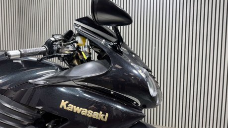 Kawasaki ZZR1400 2010 ONLY 30K STUNNING BIKE PANNIERS LONG MOT WARRANTY 1400CC 34