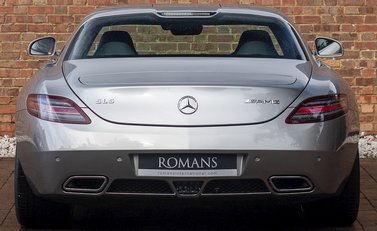 Mercedes-Benz SLS AMG 5