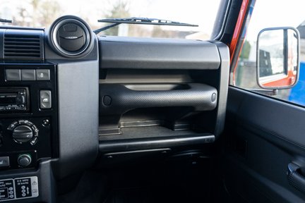 Land Rover Defender 110 Adventure 28