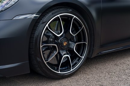 Porsche 911 TURBO S PDK 11