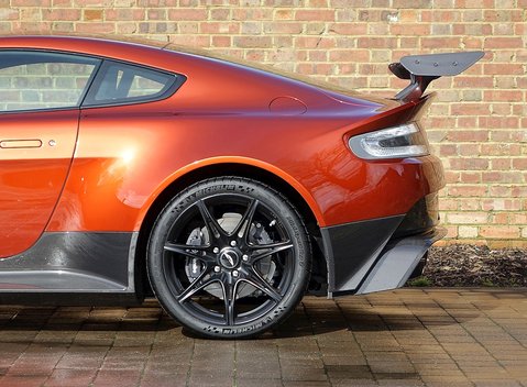 Aston Martin Vantage GT8 28