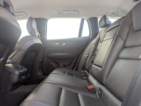 Volvo V60 2.0 V60 Momentum B4 MHEV Auto 5dr 41