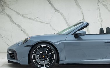 Porsche 911 Turbo S Cabriolet (992) 26