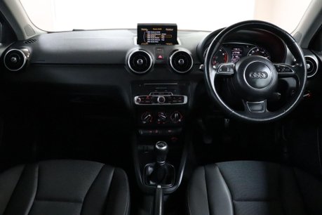 Audi A1 TFSI SPORT 37