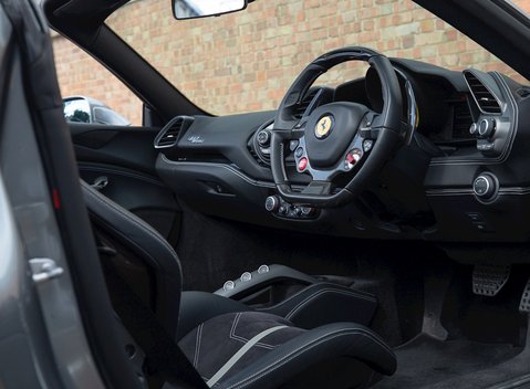 Ferrari 488 Spider 13