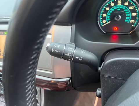 Jaguar XF 2.2d Portfolio Saloon 4dr Diesel Auto Euro 5 (s/s) (200 ps) 21