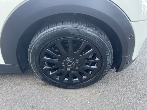 Mini Hatch 1.5 Cooper Euro 6 (s/s) 3dr 21
