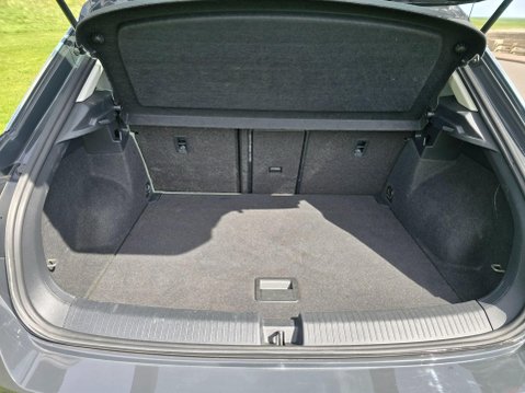 Volkswagen T-Roc 1.0 TSI SE Euro 6 (s/s) 5dr 38