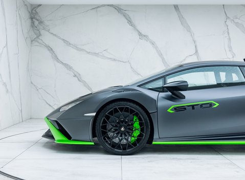 Lamborghini Huracan STO 24