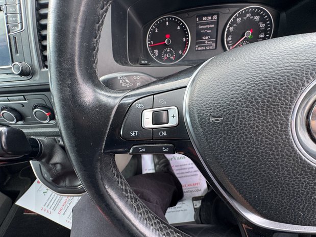 Volkswagen Transporter AUTO SWB [SOLD KH] L1H1 SPORTlINE T32 Air Con Nav Sensors EURO 6 NO VAT DSG 17