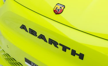 Abarth 500e Scorpionissima Cabrio 32