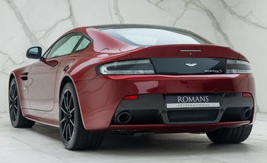 Aston Martin V12 Vantage s 10