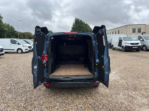 Ford Transit Connect SWB L1H1 Low Roof Limited 200 Alloys H/Seats Ply Sensors EURO 6 NO VAT 9