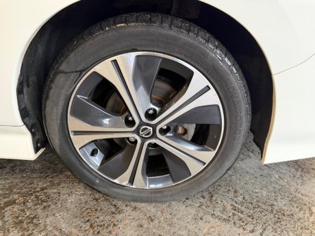 Nissan LEAF 40kWh Tekna Auto 5dr 19