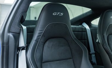 Porsche 911 Carrera 4 GTS (991.2) British Legends Edition 15