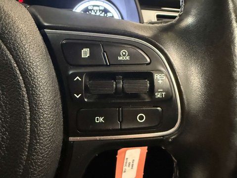 Kia Niro 1.6 Niro 3 Semi-Auto 5dr 17