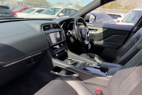 Jaguar F-Pace 3.0 F-PACE V6 S AWD D Auto 4WD 5dr 24