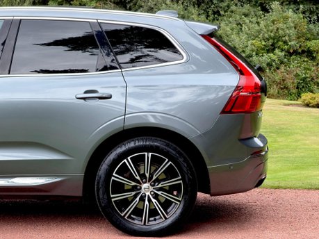 Volvo XC60 B4 INSCRIPTION AWD 16