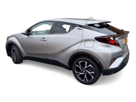 Toyota C-HR 1.8 VVT-h Design SUV 5dr Petrol Hybrid CVT Euro 6 (s/s) (122 ps) 4