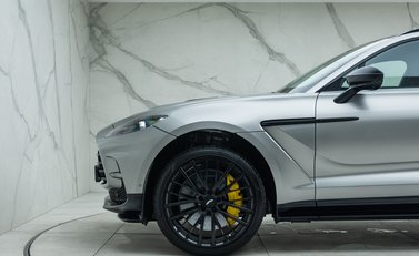 Aston Martin DBX 707 39
