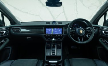Porsche Macan GTS 22