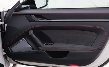 Porsche 911 CARRERA GTS (992) 19