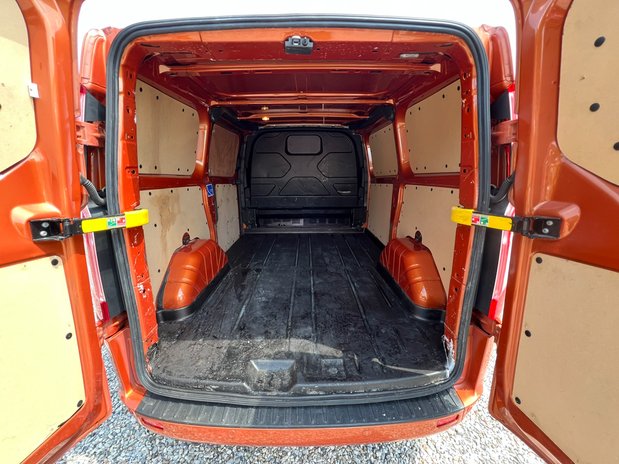 Ford Transit Custom SWB L1H1 Low Roof Limited 300 Adaptive Cruise Air Con Carplay EURO 6 NO VAT 10