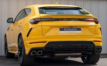 Lamborghini Urus 3