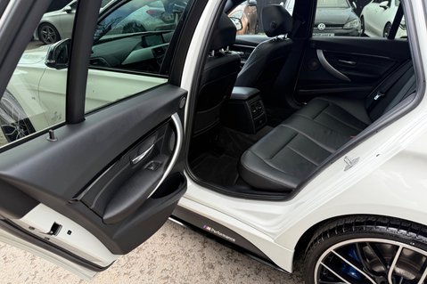 BMW 3 Series 320D XDRIVE M SPORT SHADOW EDITION TOURING -PAN ROOF -PRO MEDIA -APPLE CARP 32