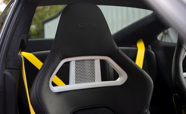 Porsche 911 (991.2) Carrera 4 GTS 13