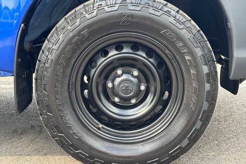 Toyota Hilux Active 4WD D-4D ECB Pickup 29