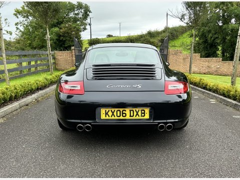 Porsche 911 CARRERA 4 TIPTRONIC S 8