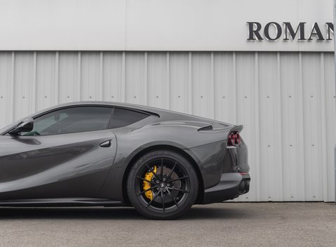 Ferrari 812 Superfast 33
