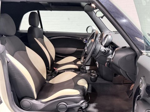 Mini Convertible 1.6 Cooper Euro 5 2dr 18