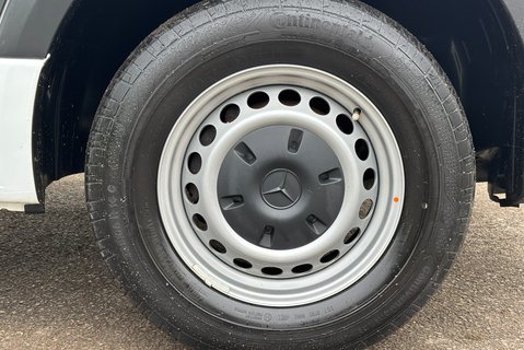 Mercedes-Benz Sprinter 315 Cdi Progressive Luton with Tail Lift 28