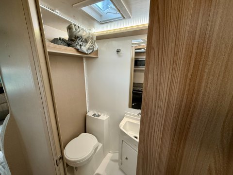 Swift Edge 486 Black Edition 26