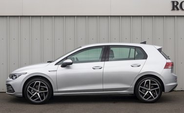 Volkswagen Golf 8 2.0 TDI Style 2