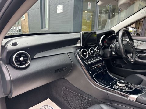Mercedes-Benz C Class 2.1 C 220 Sport Premium D 4Matic Auto 4WD 5dr 22