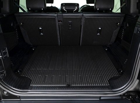 Land Rover Defender 110 SE D250 Urban 31