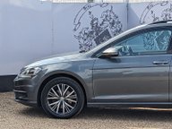 Volkswagen Golf SE NAVIGATION TDI DSG 5