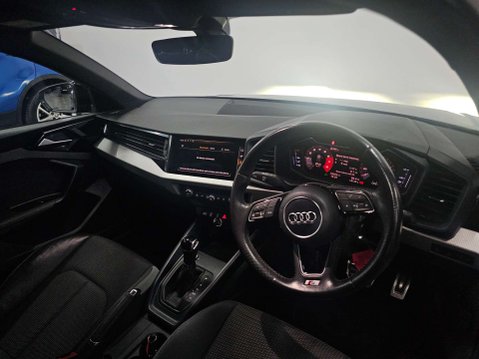 Audi A1 1.0 A1 Sportback 30 TFSI S Line Semi-Auto 5dr 12