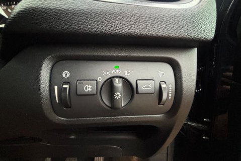 Volvo V40 T2 ES.. 12 SERVICES INCLUDING CAMBELT.. BLUETOOTH.. A/C.. PARKING SENSORS. 8